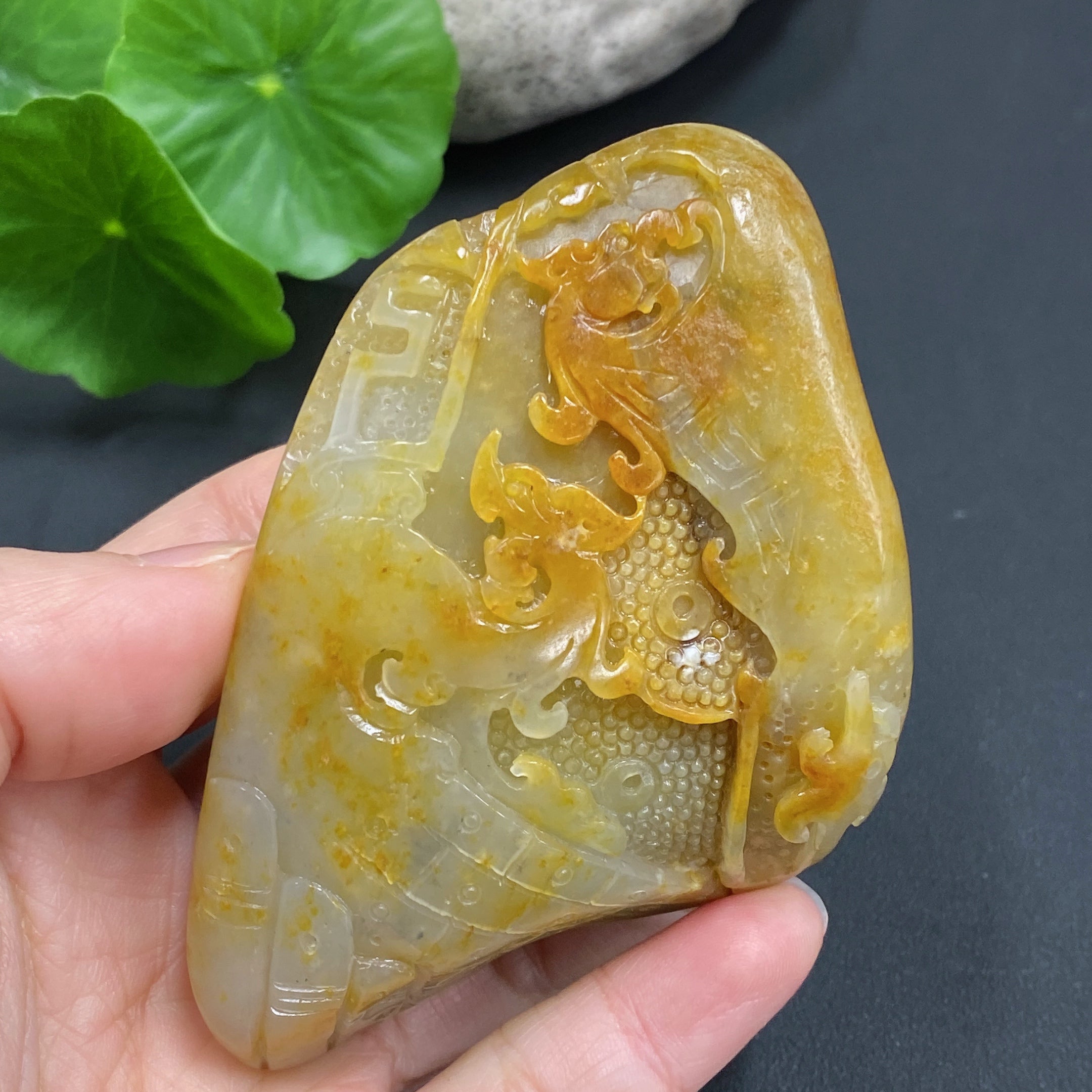 Hetian Jade Handheld Piece - Auspicious Beast, Total Weight Approx. 146.1g, Undetermined Skin Color Origin