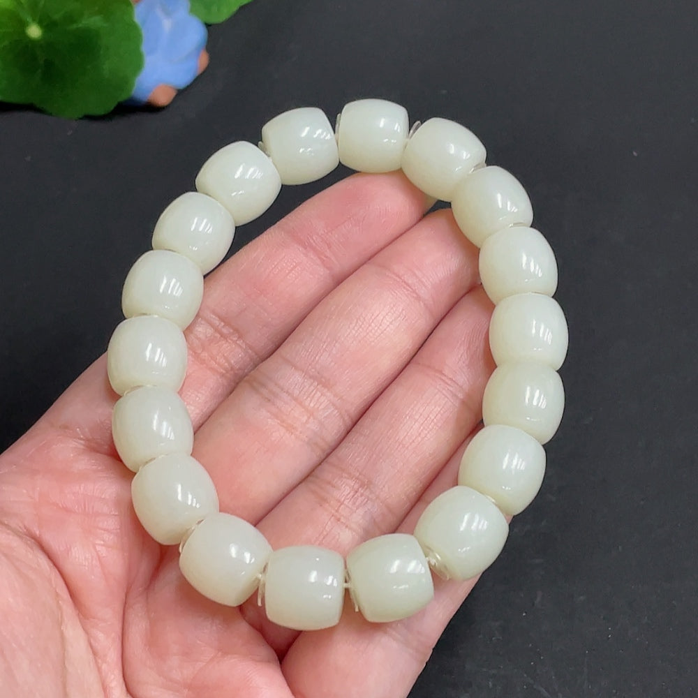Hetian Jade Bracelet      Approx. 11.4 mm      Total Weight Approx. 51.9g