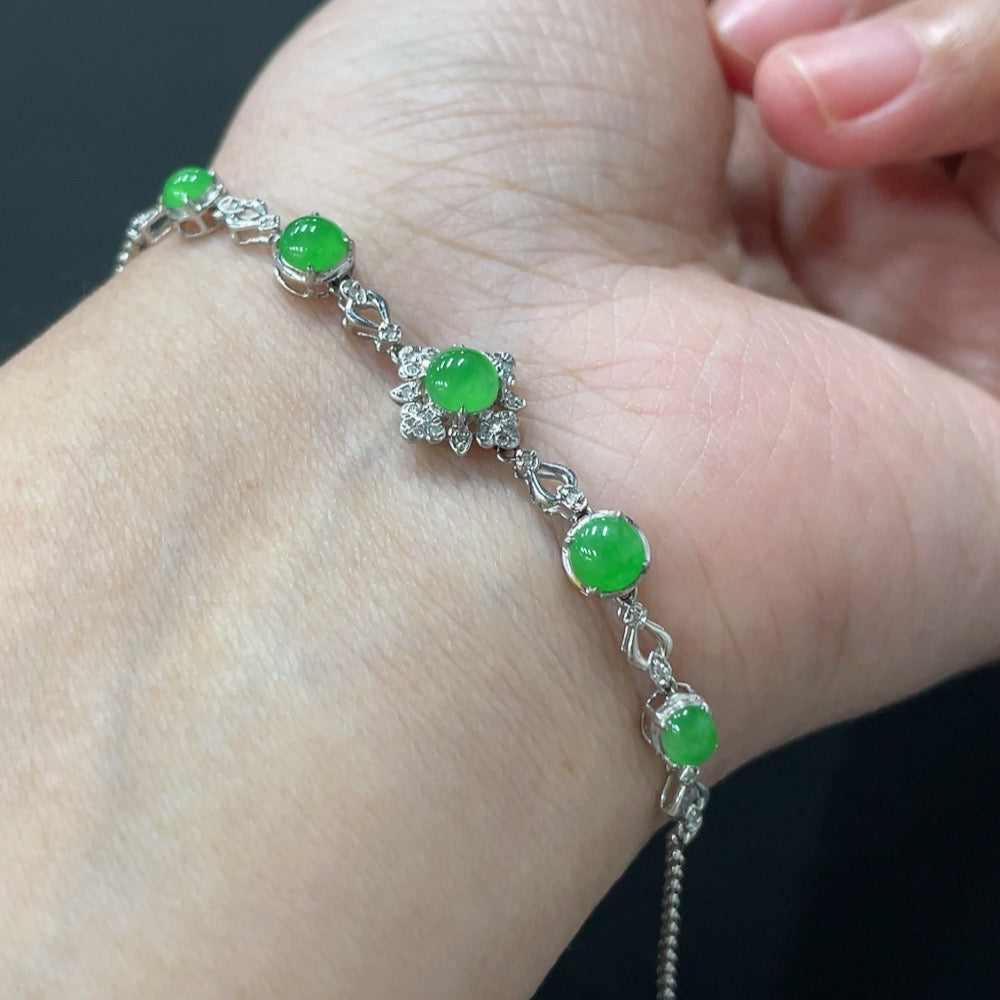 Jadeite Cabochon Inlaid Bracelet with 18K Gold and Diamonds, Total Weight Approx. 2.85g