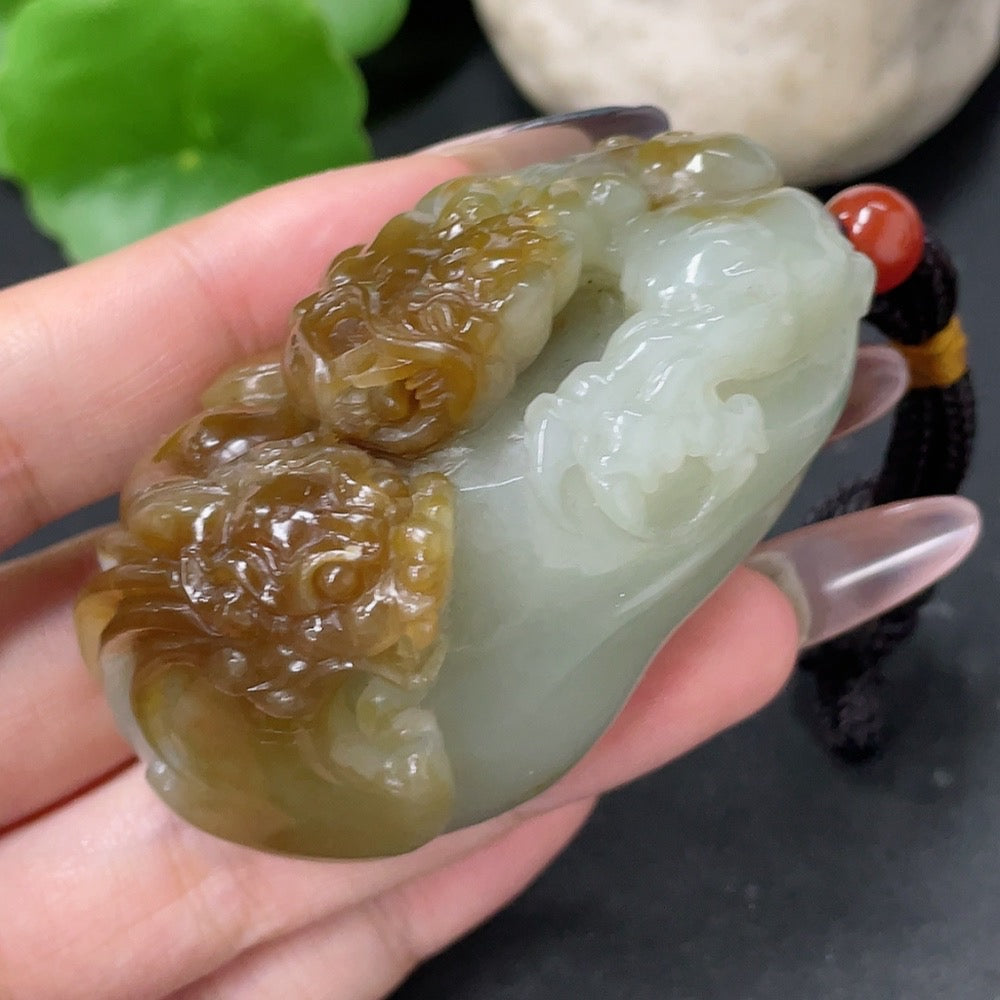 Hetian Jade Handheld Carving "Dragon Dominates the World" with Non-Hetian Jade Beads