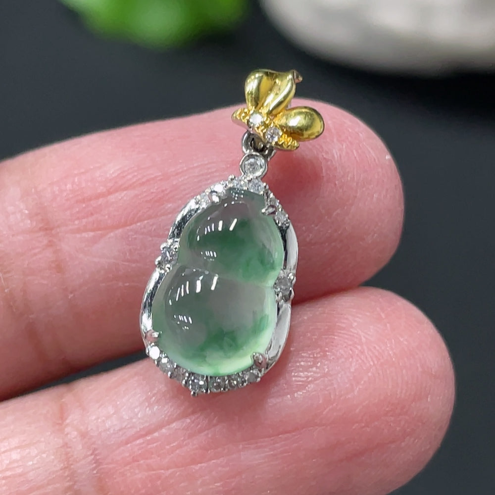 Jadeite Gourd Pendant with 18k Gold and Diamond Accents, Total Weight Approximately 1.45g