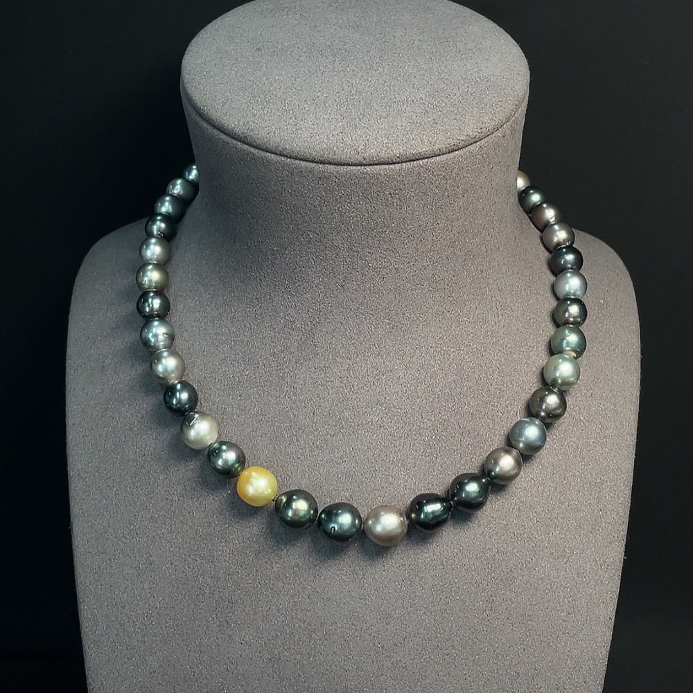 Seawater Pearl Strand Non-Gold Setting Approx. 7.5-10.7mm Total Weight About 51.47g Color Origin Undetermined