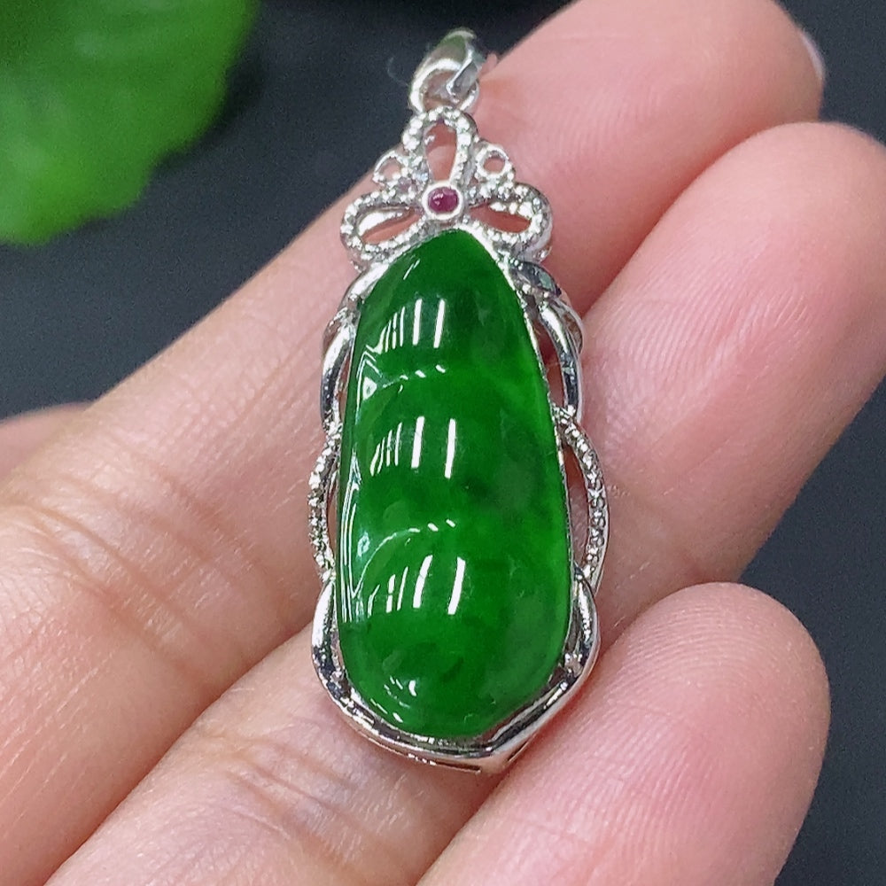 Jadeite Inlaid Lucky Bean Pendant AU44% Total Weight Approx.2.64g