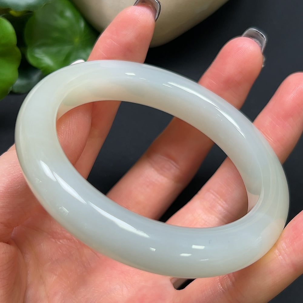 Hetian Jade Round Bangle