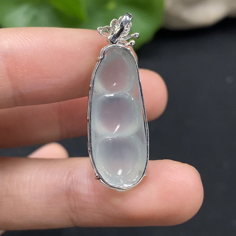 Jadeite Lucky Bean Pendant with 18K Gold and Diamond Accents, Total Weight Approx. 3.25g