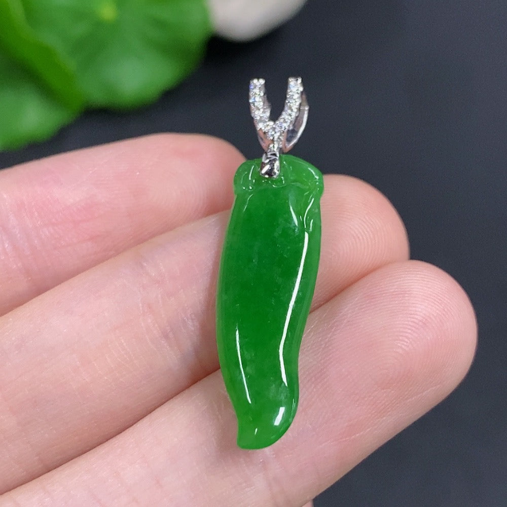 Jadeite Blessing Melon Pendant with 18K Gold Clasp, Set with Diamonds