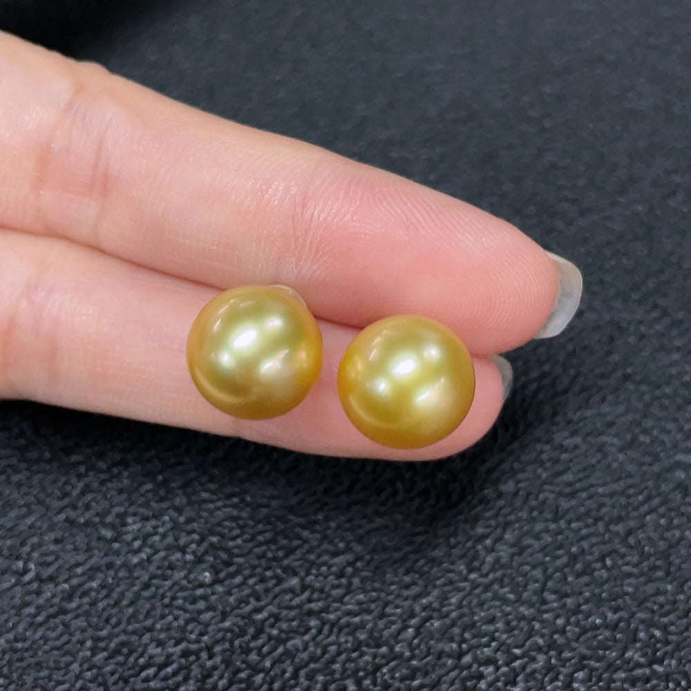 Seawater Pearl Earrings, Color Origin Undetermined, 18K Gold