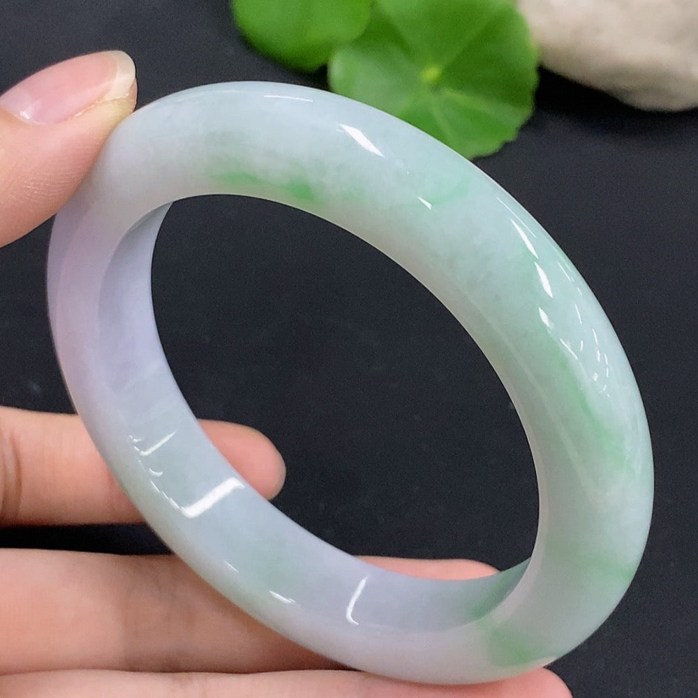 HKHQ Jadeite round bangle, size 58.9, weighing 76.08g, showcasing smooth, polished jadeite in a classic circular bracelet design.