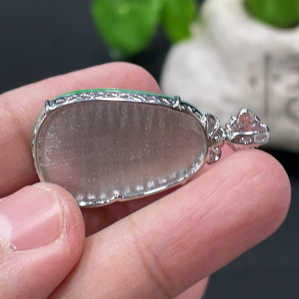 Jadeite Ruyi Inlaid Pendant with 18K Gold and Diamond Accents, Total Weight Approximately 5.2g