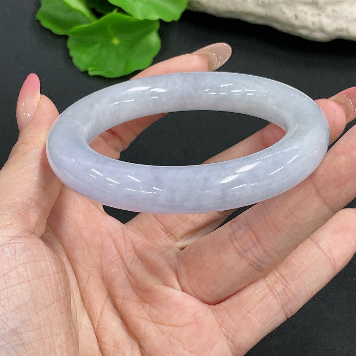Jadeite round bangle with a total weight of 70g and size 53, featuring smooth, polished jade jewelry by HKHQ.