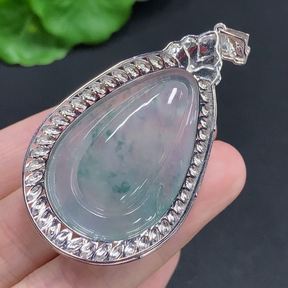 JadeiteEnlightenment Pendant 18K Gold with Diamond Accents