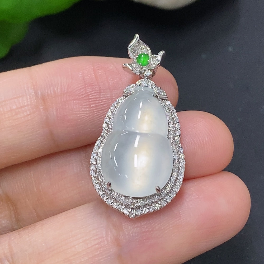 Jadeite Gourd Pendant with 18K Gold, Total Weight Approx. 4.1g (Accented with Diamonds)