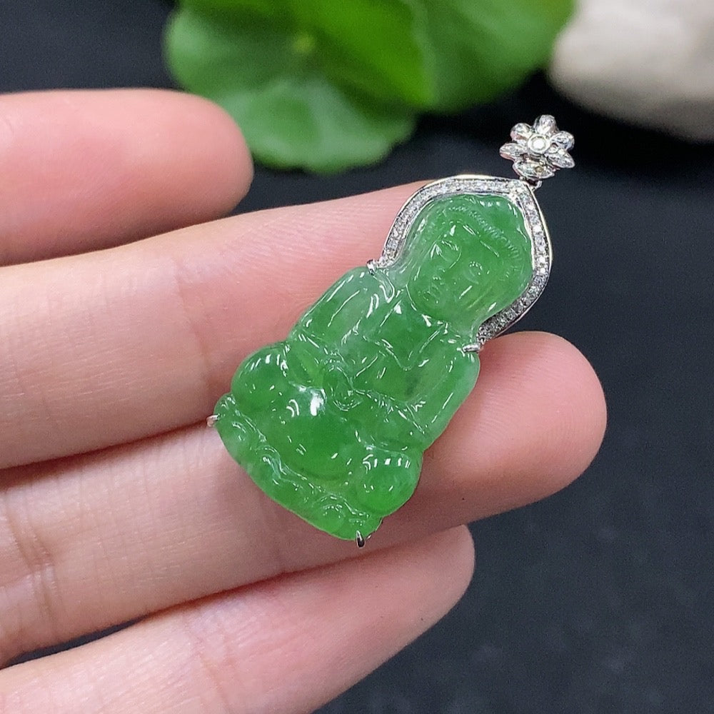 Jadeite Guanyin Inlaid Pendant 18K Gold with Diamond Accents Total Weight Approx. 3.49g