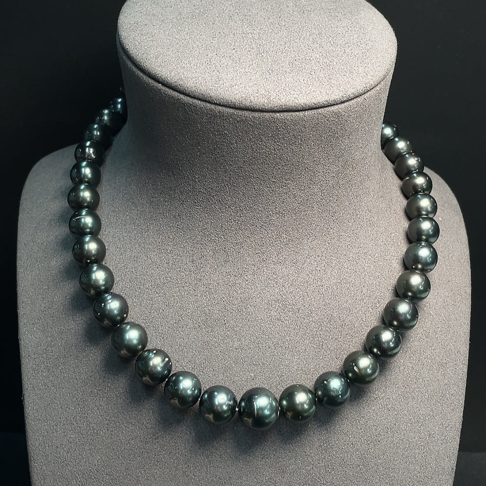Seawater Pearl Necklace Non-Gold Total Weight Approx. 83.1g Size About 10.9-13.3mm