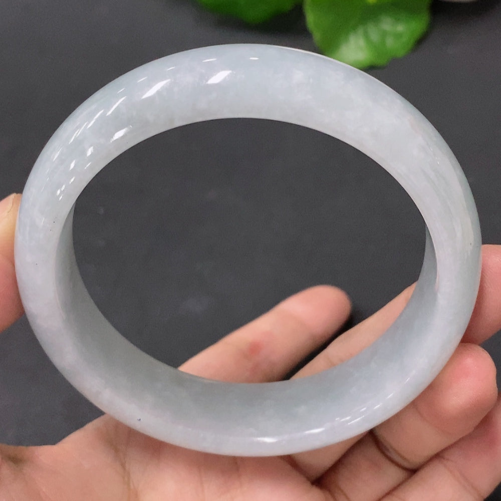 Jadeite Round Bracelet Size 58.5 Total Weight 67.967g