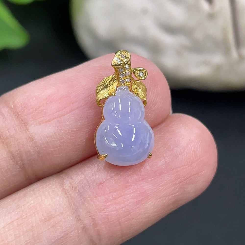 Jadeite Gourd Inlaid Pendant 18K Gold Inlaid with Diamonds
