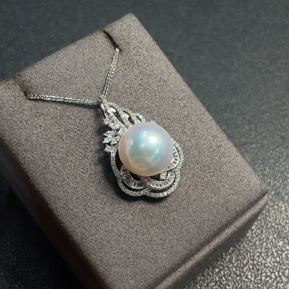 Seawater Pearl Pendant Non-Gold Total Weight Approx. 11.44g Including Chain Size Approx. 14.9mm