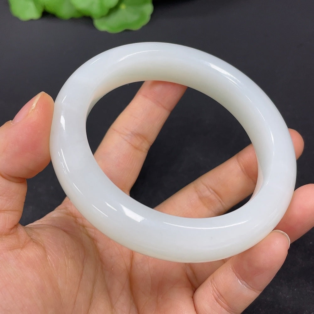 Hetian Jade Round Bangle