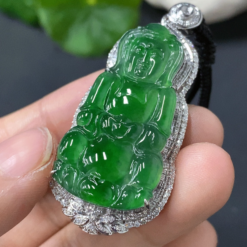 Jadeite Guanyin Inlaid Pendant 18k Gold Inlaid Total Weight Approx. 15.7g (Including Cord)