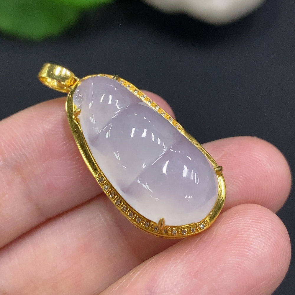 Jadeite Auspicious Bean Pendant with 18K Gold, Total Weight Approx. 3.7g (Diamond Accents)