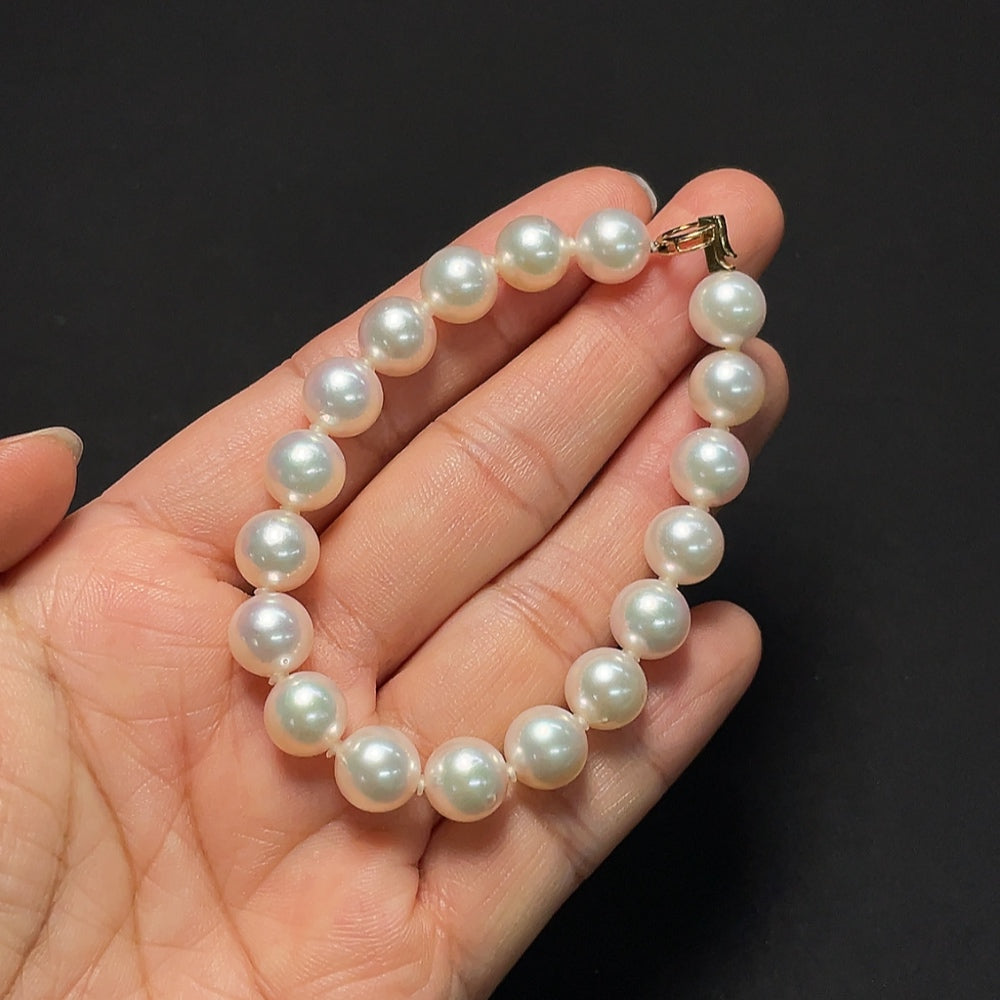 Saltwater Pearl Bracelet in 18K Gold with Diamond Accents