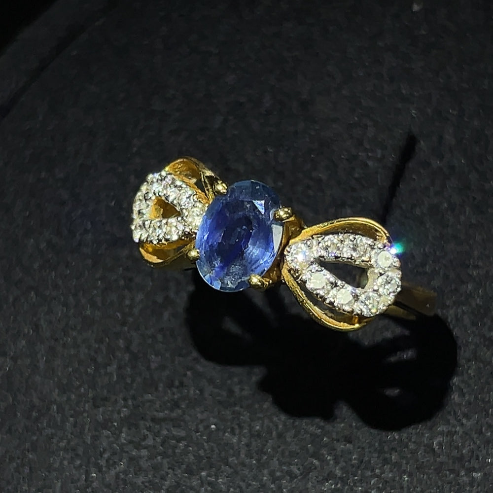 18K Gold Sapphire Ring (Color Origin Undetermined) with Diamond Accents, Total Weight Approximately 4.07g, Size 15