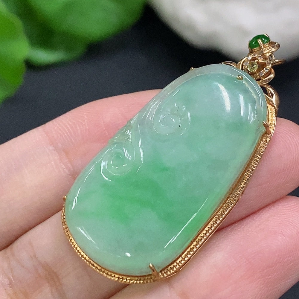 Jadeite Ruyi Inlaid Pendant 18K Gold Total Weight Approx. 7.3g
