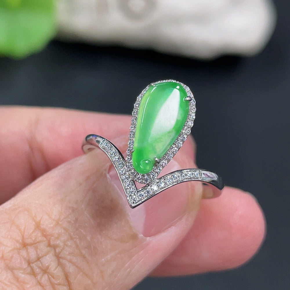 Jadeite Auspicious Gourd Inlaid Ring with Approximately 36% Au Content, Non-Diamond, Size 18, Total Weight Approximately 2.29g
