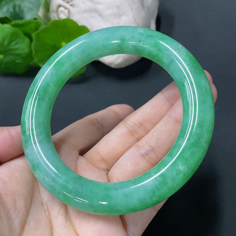 JadeiteRound Bangle, 56.4 Loop Size, Total Weight 80.778g [Total Value: $16,194 USD]
