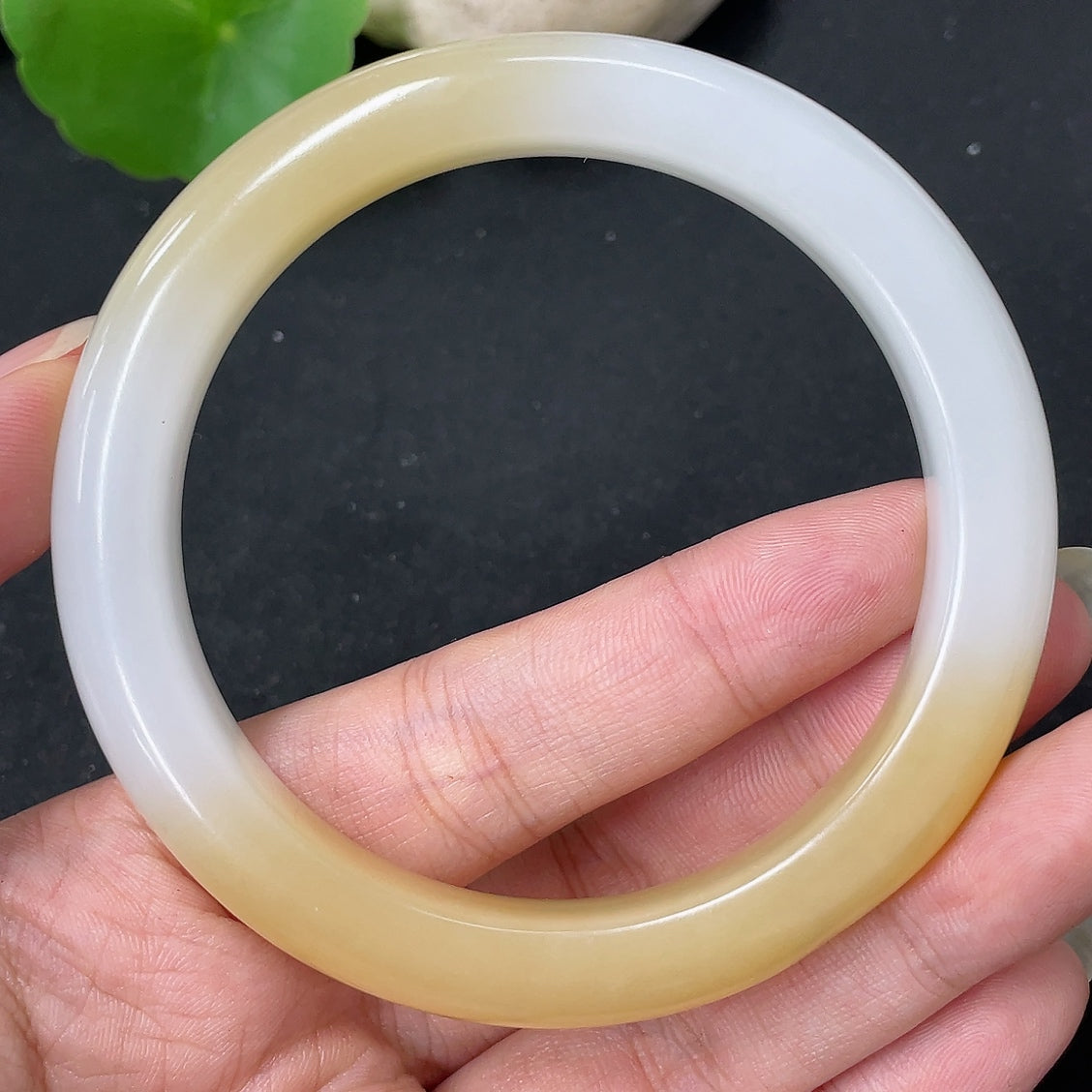 HKHQ Hetian Jade round bracelet, size 57.3, weighing approx. 52.5g, featuring smooth, polished jade beads.