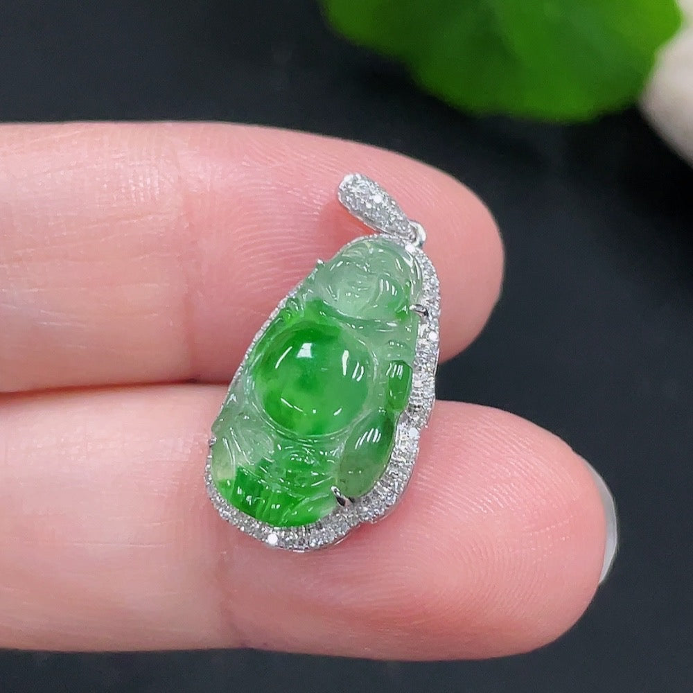 Jadeite Pendant with 18K Gold Setting Total Weight Approx. 2.3g (Accented with Diamonds)