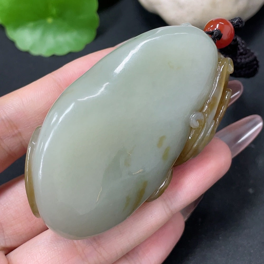 Hetian Jade Handheld Carving "Dragon Dominates the World" with Non-Hetian Jade Beads