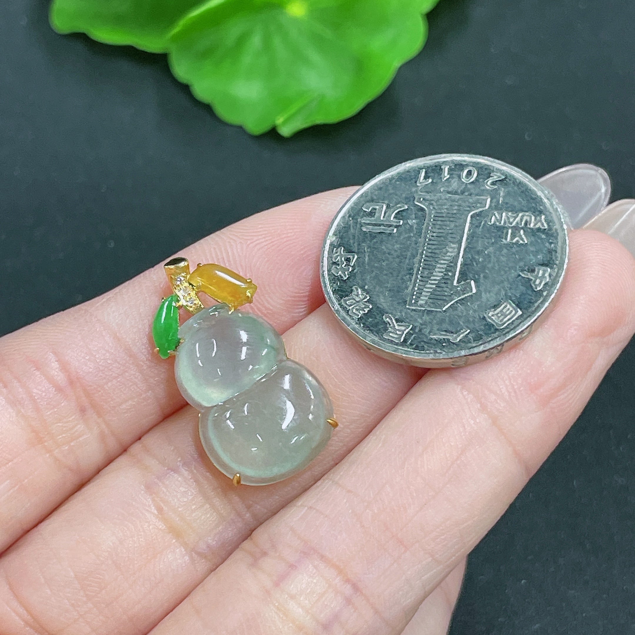 Jadeite Pendant Gourd 18k Gold Inlaid No Diamond Total Weight Approx. 2.67g