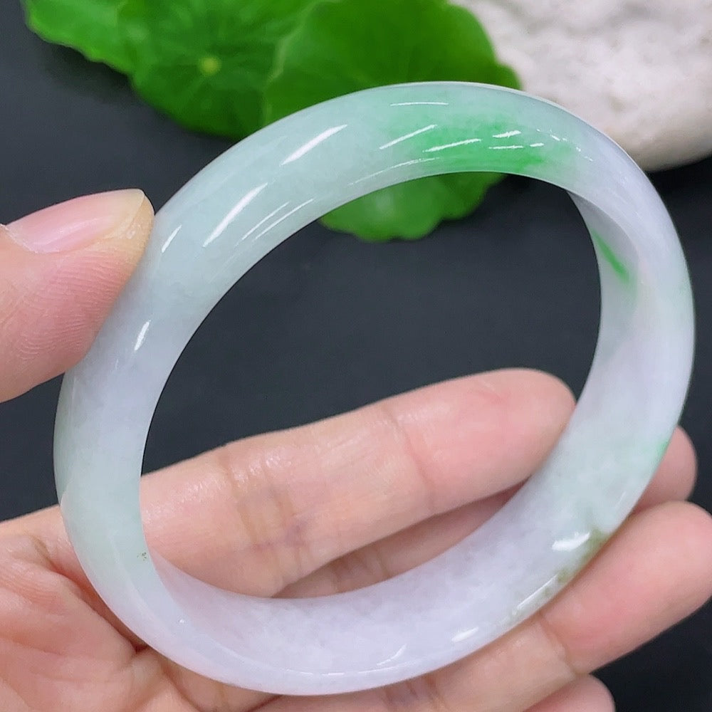 HKHQ jadeite round bangle with 54.5mm diameter, smooth polished surface, and weight of approximately 40.16g