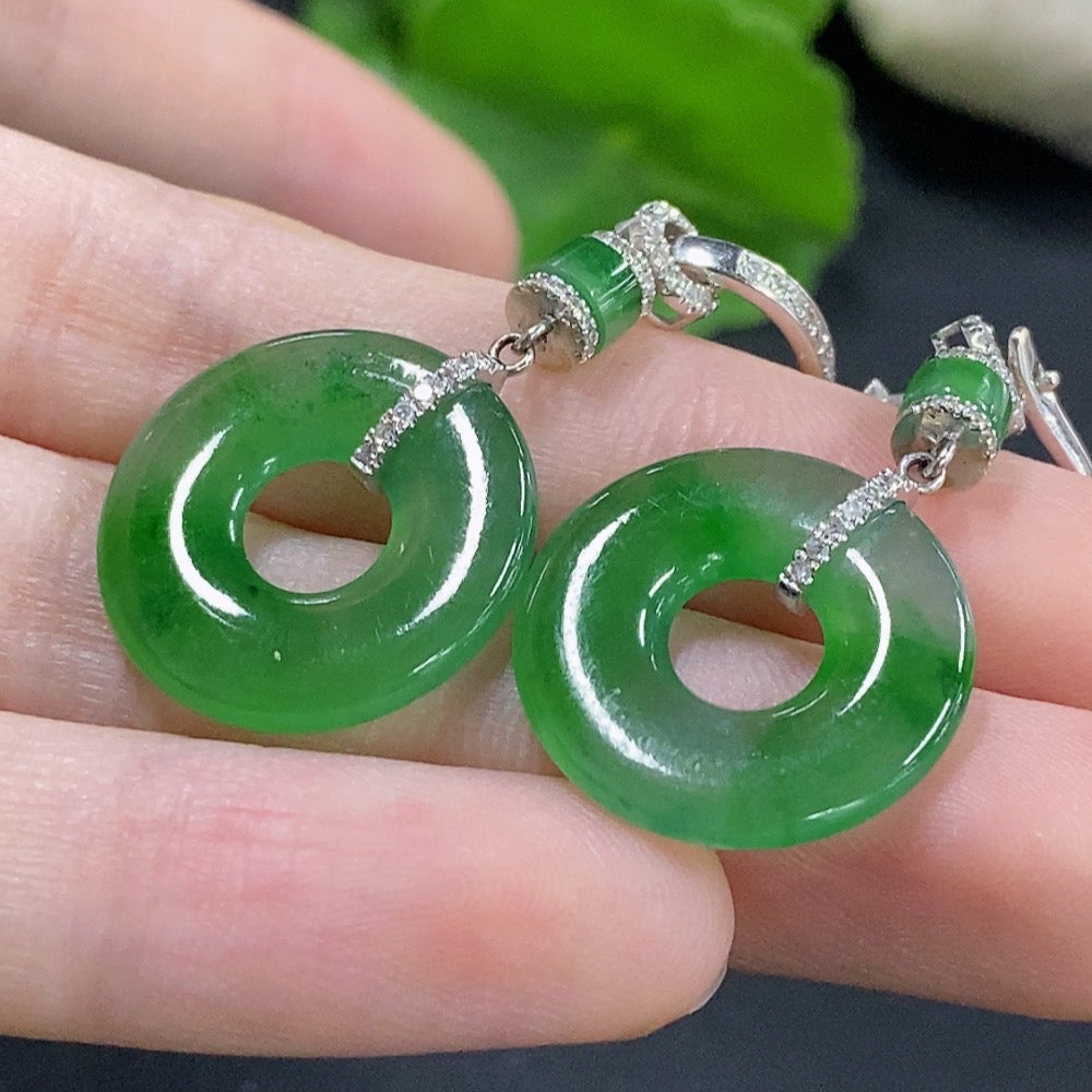HKHQ jadeite donut inlaid earrings with diamond accents in 18k gold, featuring a no-stamp design and a total weight of 6.7g.