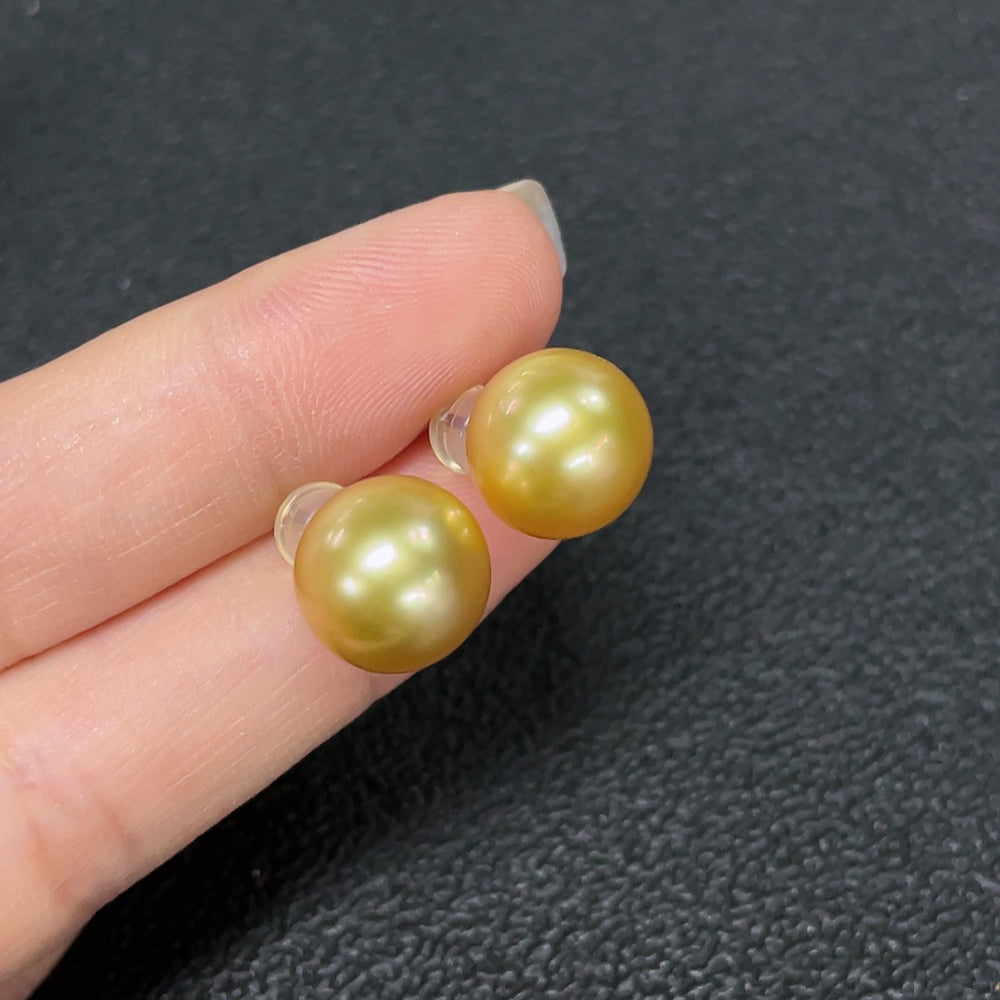 Seawater Pearl Earrings, Color Origin Undetermined, 18K Gold