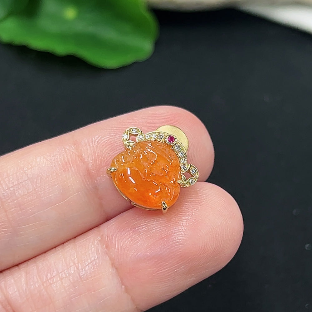 Jadeite Maitreya Buddha inlay pendant 18K gold (with colorless diamond inlays) (Color origin undetermined)