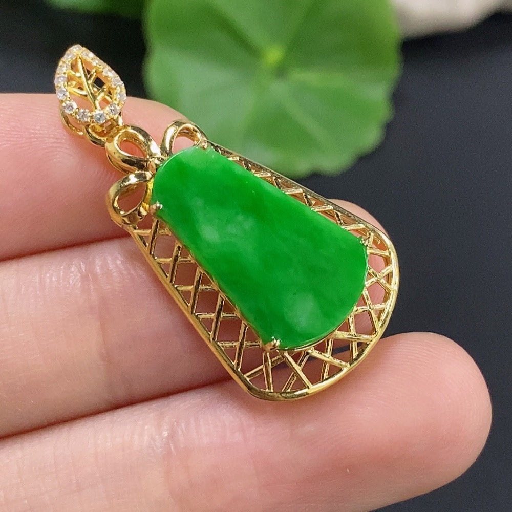 Jadeite Plain Pendant with 18k Diamond Accents