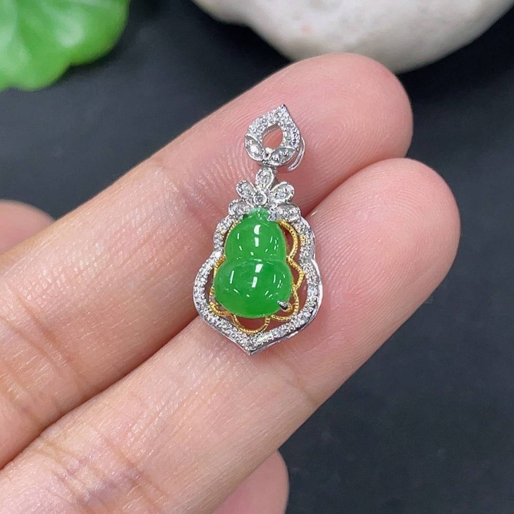 Huiliu Jadeite gourd pendant inlaid with diamonds, featuring intricate craftsmanship and vibrant green jade color.