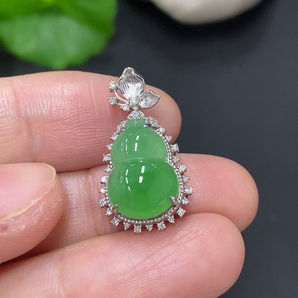 Jadeite Gourd Inlay Pendant 18K Gold Total Weight Approx. 2.7g (With Diamond Accents)