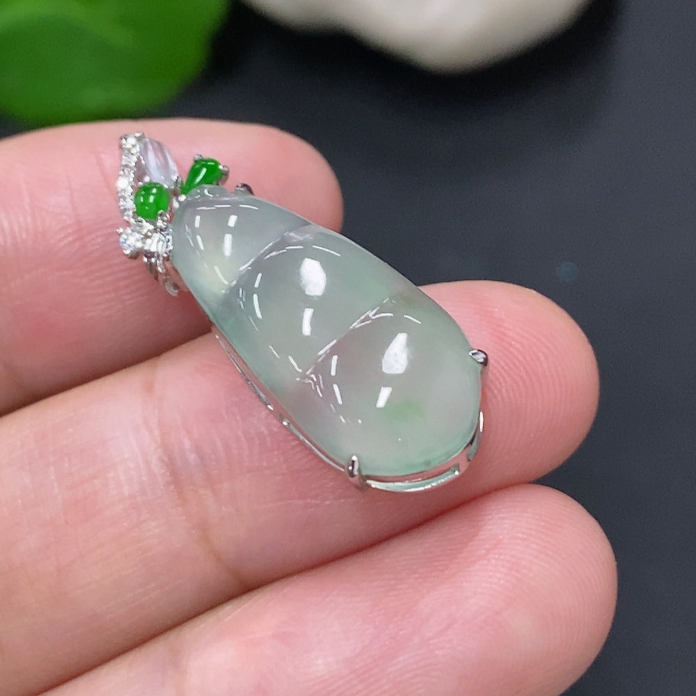 Jadeite Lucky Bean Pendant in 18K Gold (With Diamond Accents)