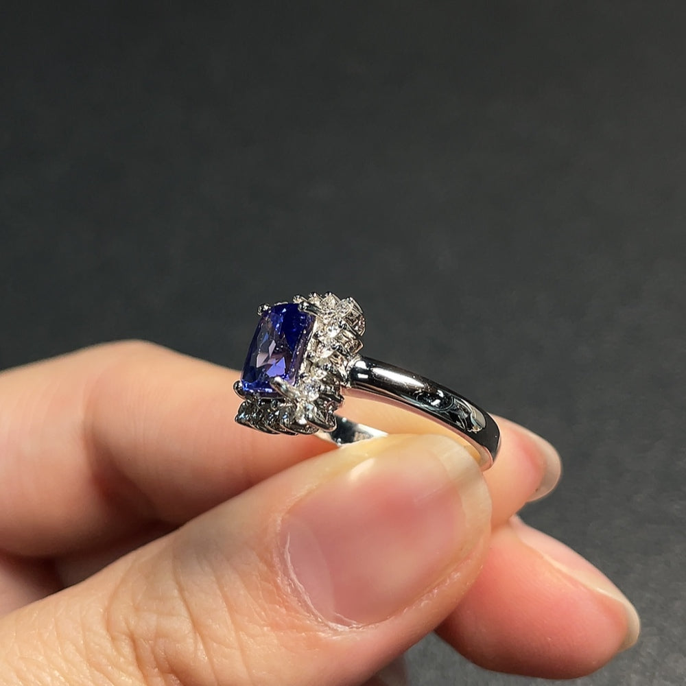 18K Tanzanite Ring with Diamond Accents, Total Weight Approx. 4.26g, Size 11