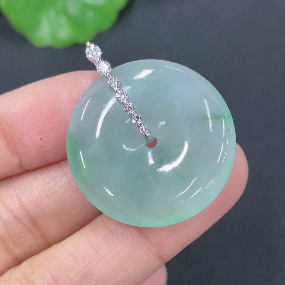 Jadeite Pendant Peace Knot 18k Non-Diamond Total Weight Approx. 8.59g