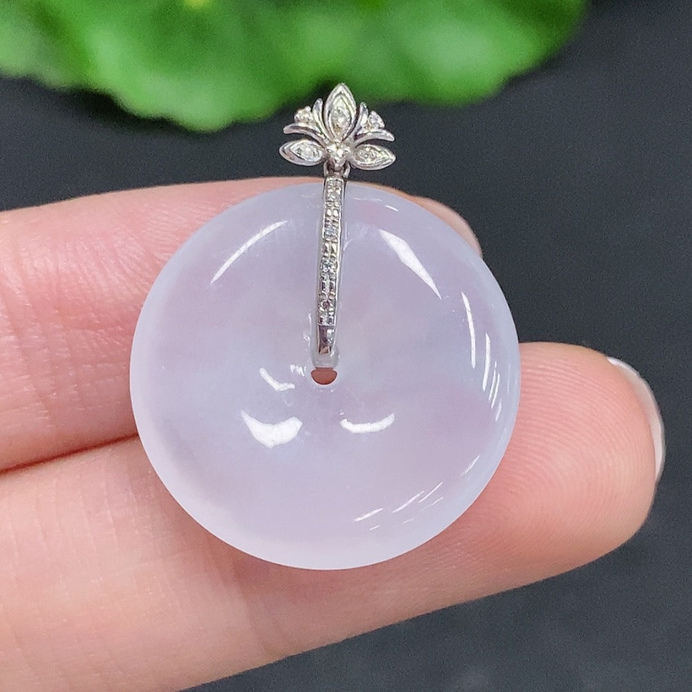 Jadeite Safety Pendant with 18K Gold Clasp, Total Weight Approx. 4.3g, Set with Diamonds