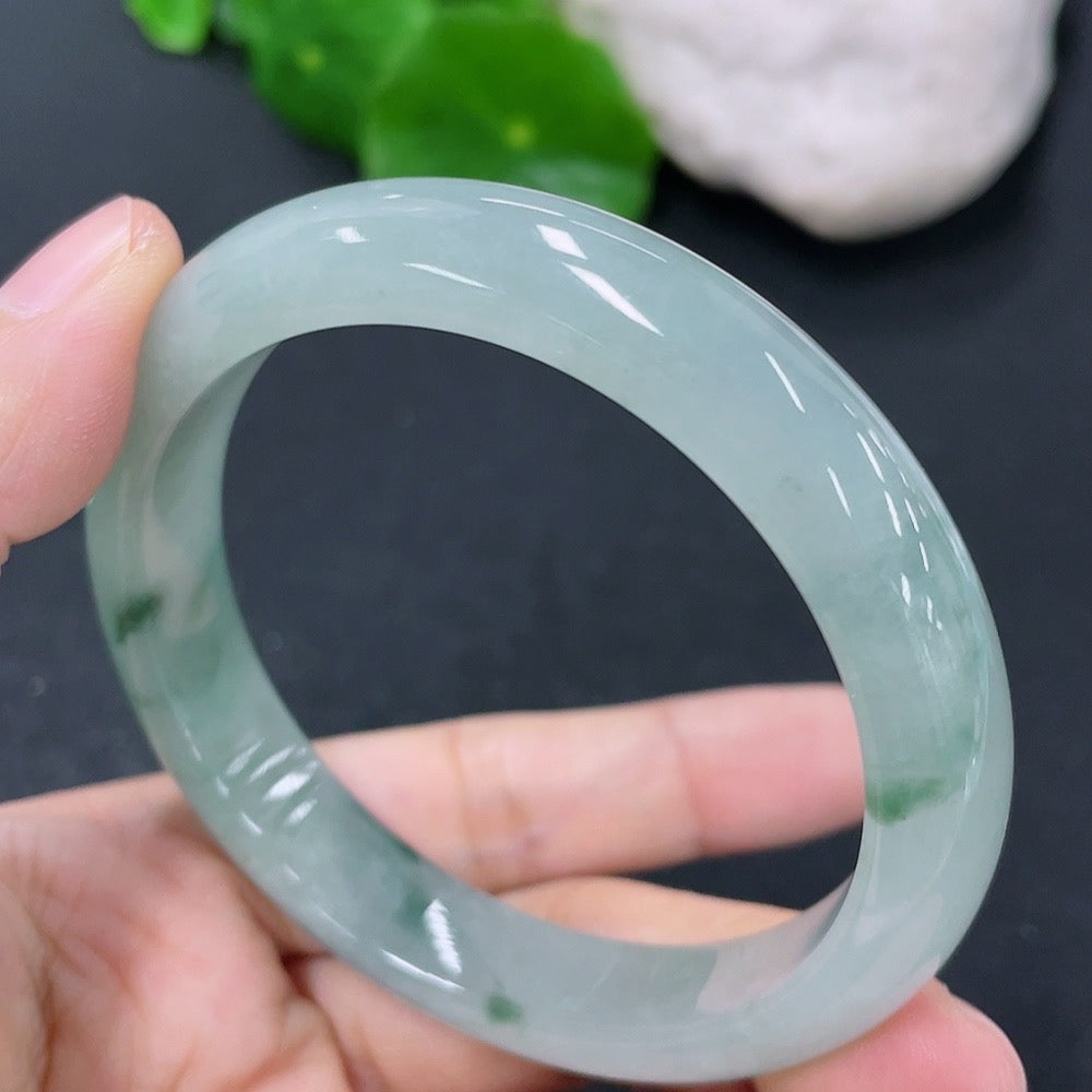 Jadeite round bracelet size 53.7mm total weight approximately 40.74g