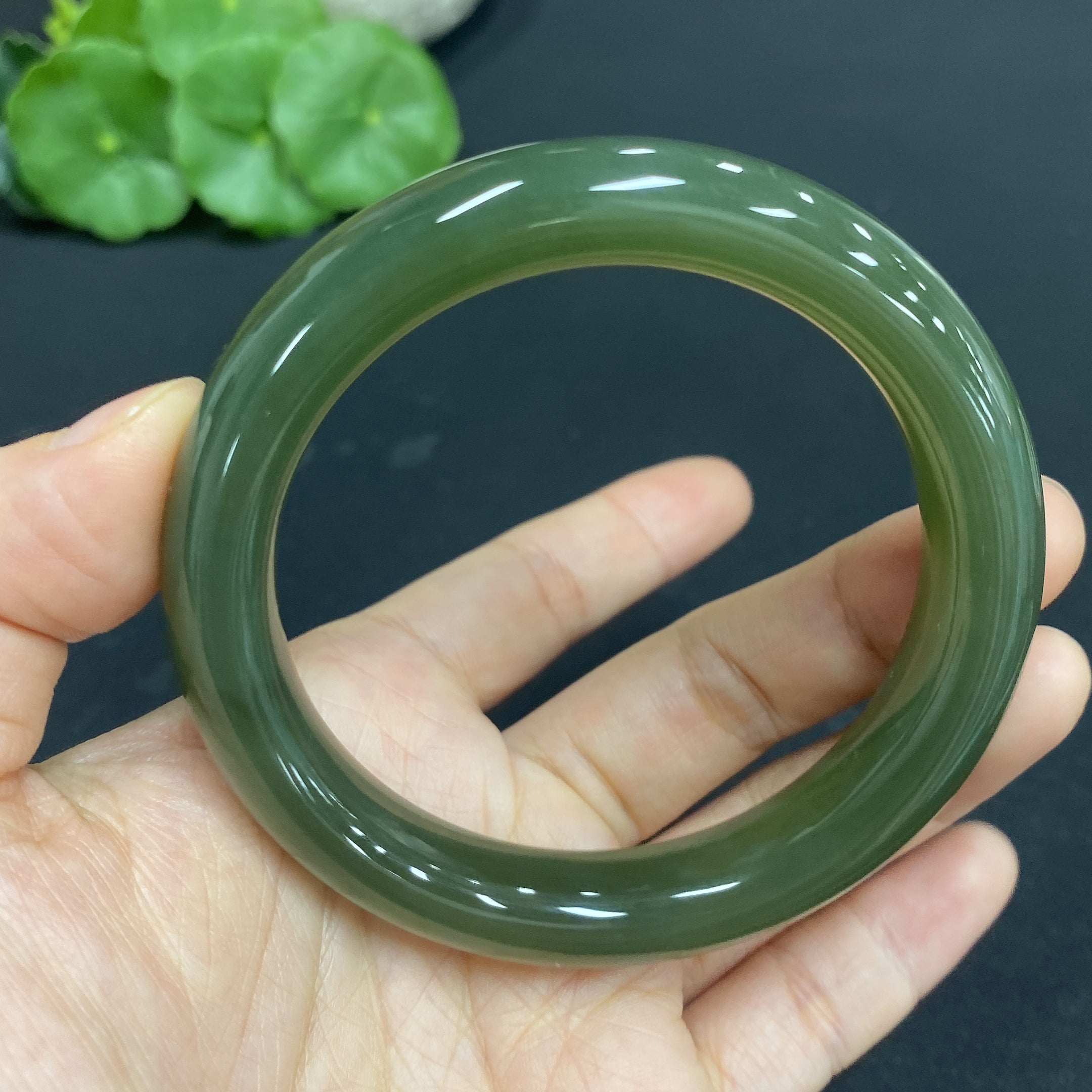 Hetian Jade Round Bracelet Size 56.2 Total Weight Approx. 58.7g
