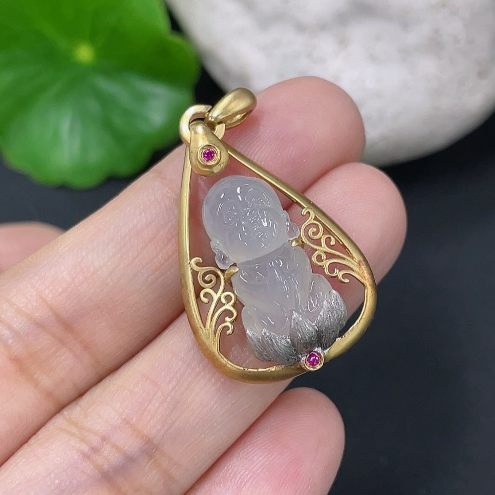 Jadeite Inlaid Pendant Inlaid with approximately 72% Au Total product weight approximately 4.42g