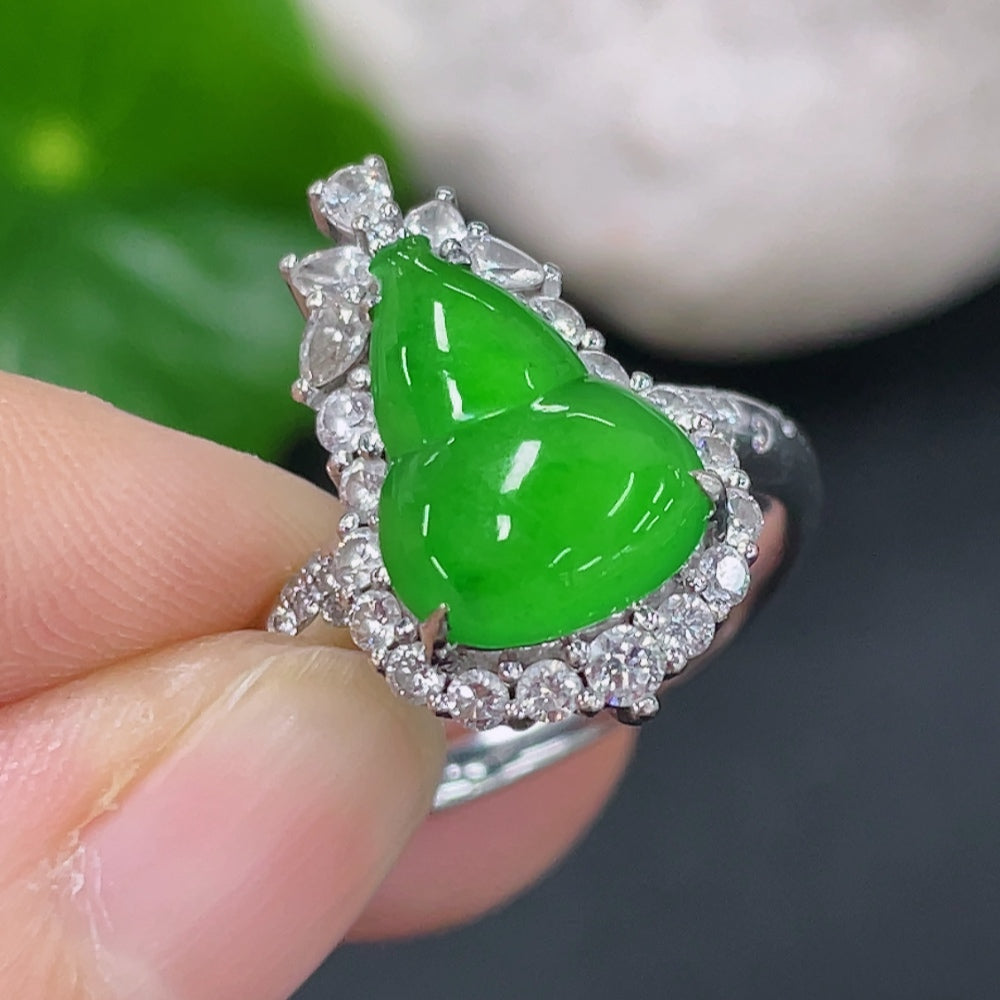Jadeite Gourd Inlaid Ring 18k Gold with Diamond Accent Size 12.5 Total Weight Approx. 4.83g