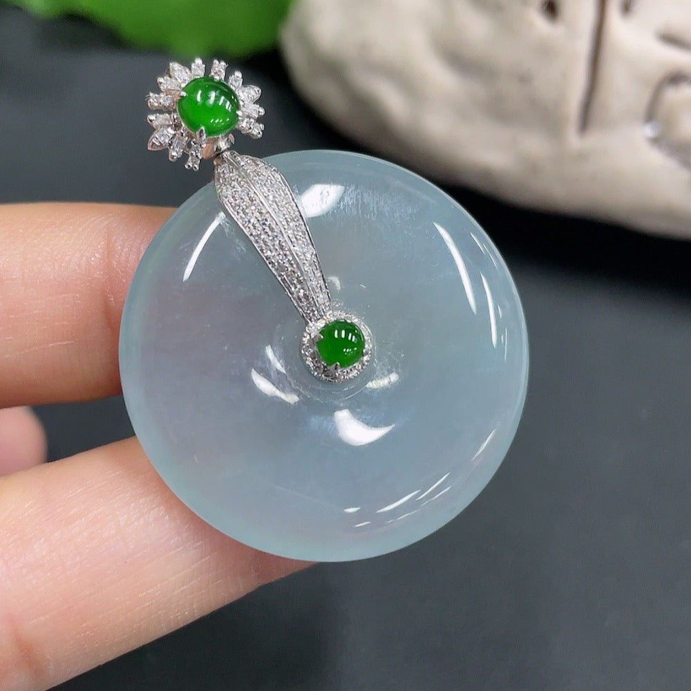 Jadeite Pendant Peace Buckle 18k