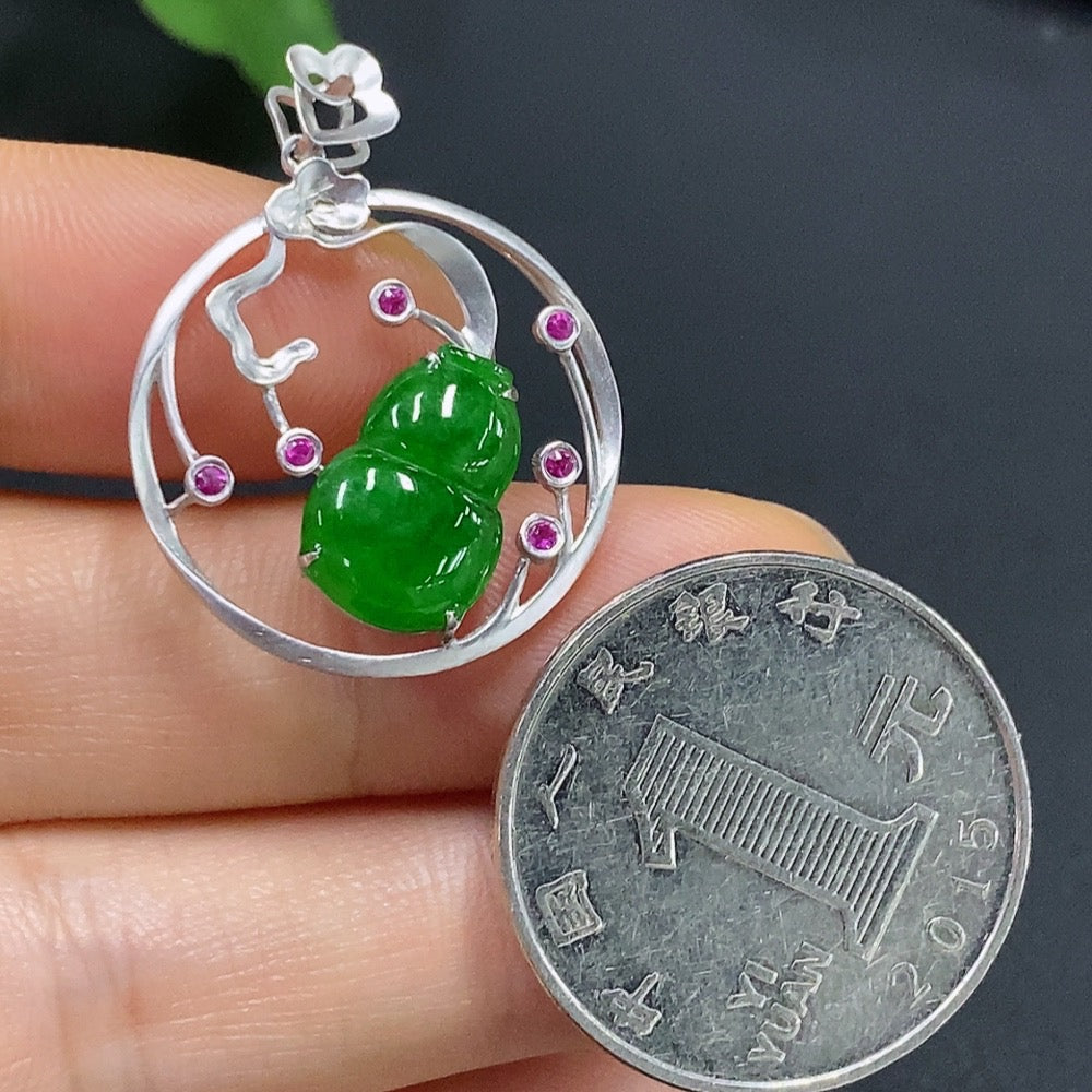 Jadeite Gourd Pendant 18K Gold Total Weight About 2.58g
